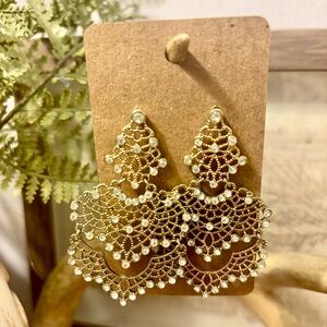 Elegant Gold Dangle Chandelier Earrings Sparkle Rhinestone Filigree Style 2.5”